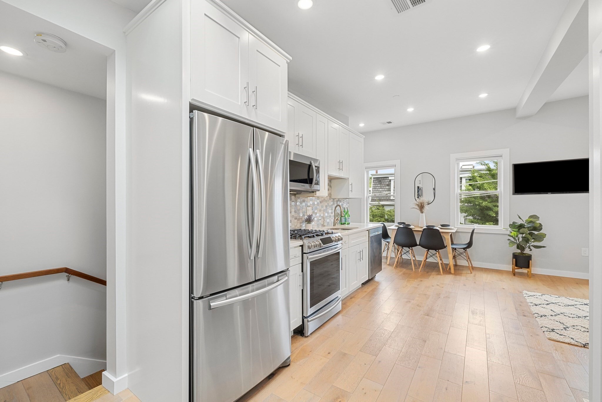 Building Photo - 338 Hurley St