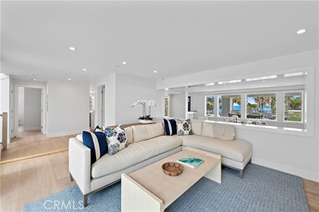 Building Photo - 450 Cliff Dr