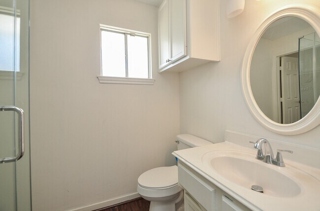 Building Photo - 7923 Burgoyne Rd