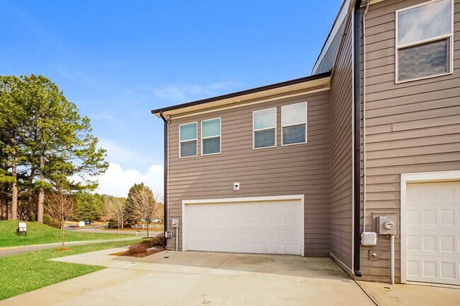 Building Photo - FIRST MONTH FREE : 3BR Townhome • End-Unit • New Build • 2-Car Garage - Near Lake Norman