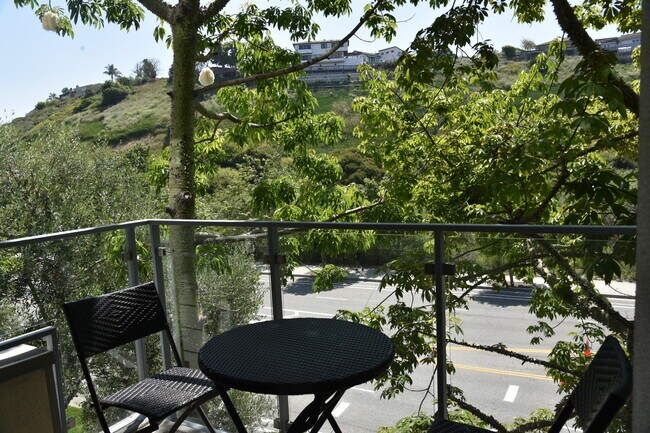 Balcony - 12655 Bluff Creek Dr