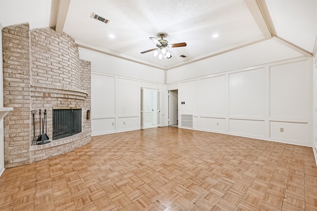 Building Photo - 2005 La Salle Ln