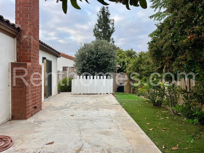 Building Photo - 2723 Malibu Pl