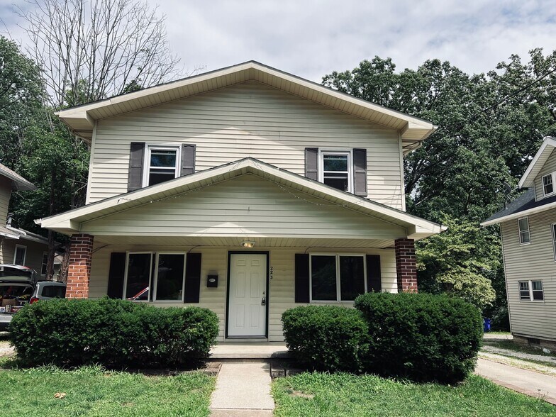 Front of Rental - 223 N Lincoln St