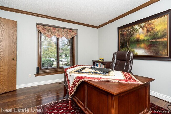 Building Photo - 1574 Devonshire Dr