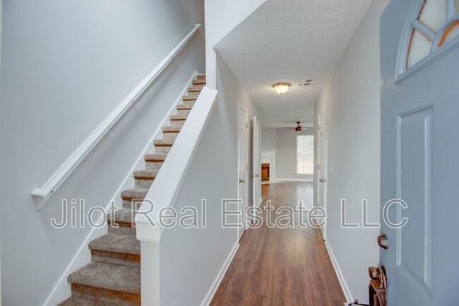 Building Photo - 218 Matthew Ln