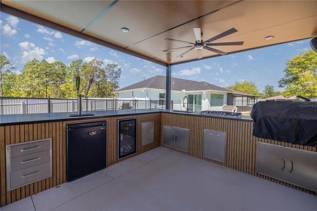 Building Photo - 7191 Hemlock Rd