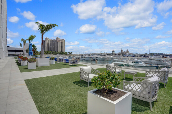 Building Photo - 400 N Flagler Dr