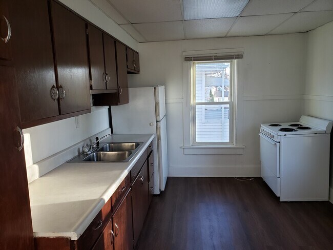 Building Photo - 215-B N Washington St