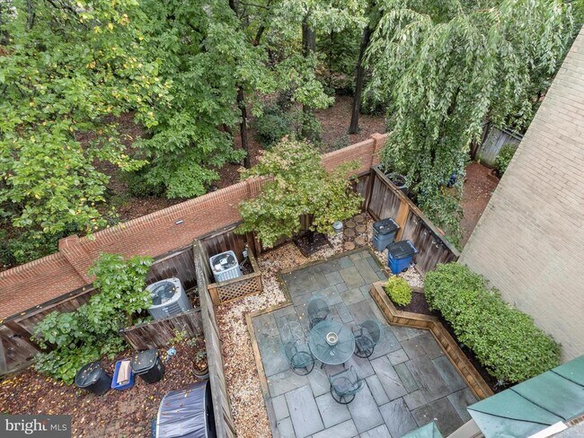 Building Photo - 4424 Westover Pl NW