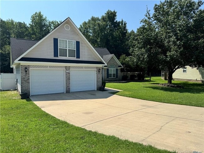 Building Photo - 130 Hosta Dr