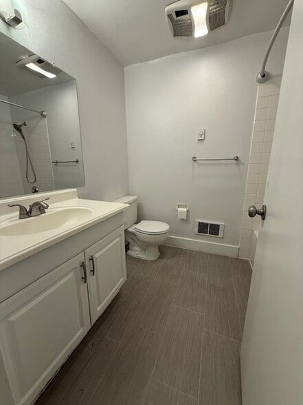 Building Photo - 20620 76th Ave W