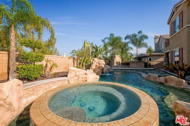 Building Photo - 22430 Leisure Dr