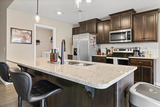 Building Photo - 1278 Magnum Dr