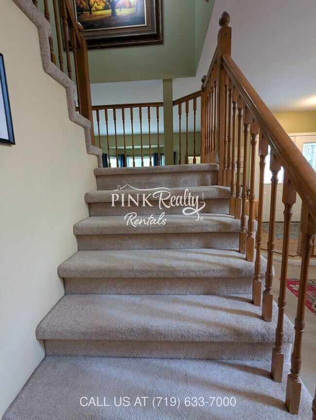 Building Photo - 8560 Avens Cir