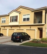 Building Photo - 2746 Oakwater Dr