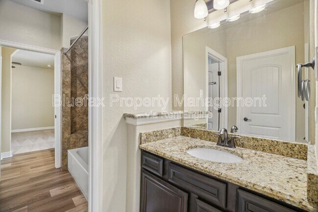 Building Photo - 11326 Begonia rock