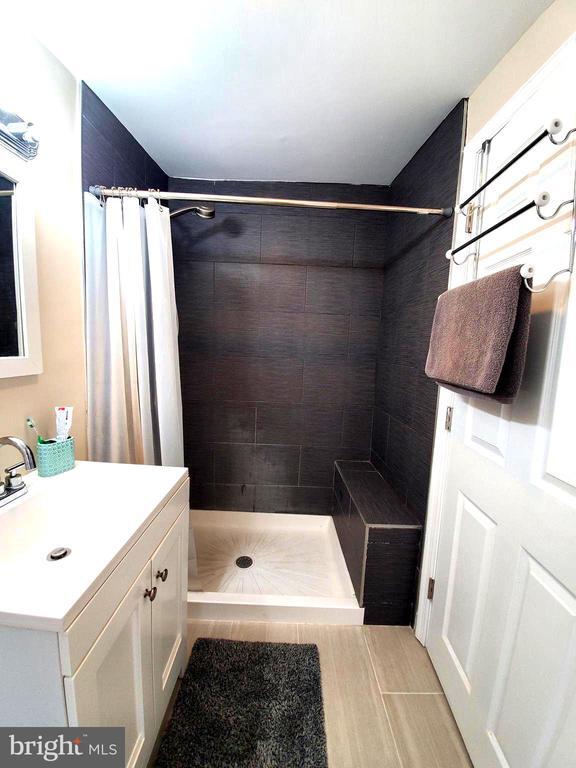 Building Photo - 600 S Washington St