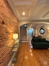 Building Photo - 143 N Kenwood Ave