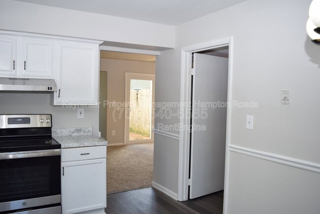 Building Photo - 5953 Blackpoole Ln