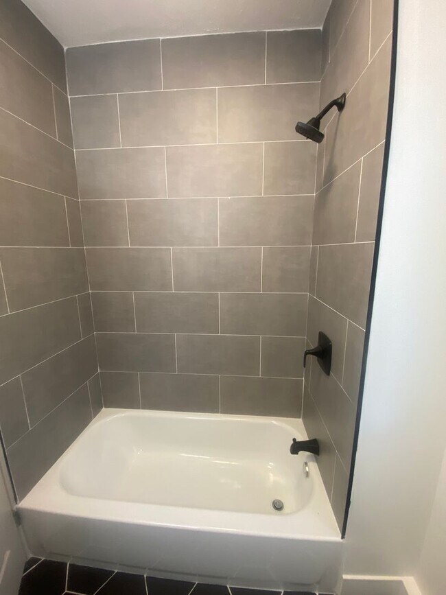 Building Photo - 3030 Chippewa St