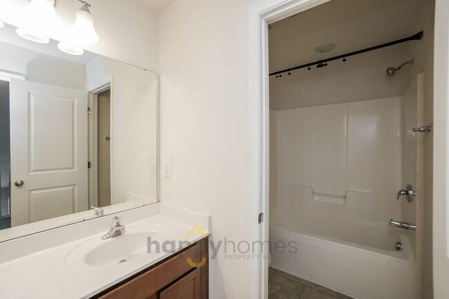 Building Photo - 350 Spectrum Rd