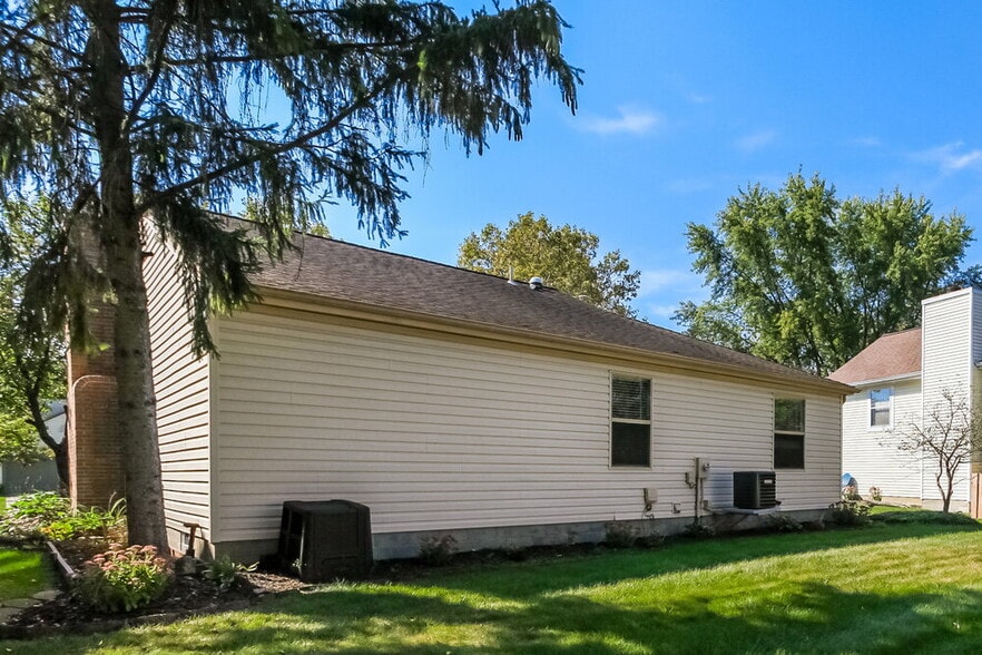 Building Photo - 3708 Fox Hunt Trail
