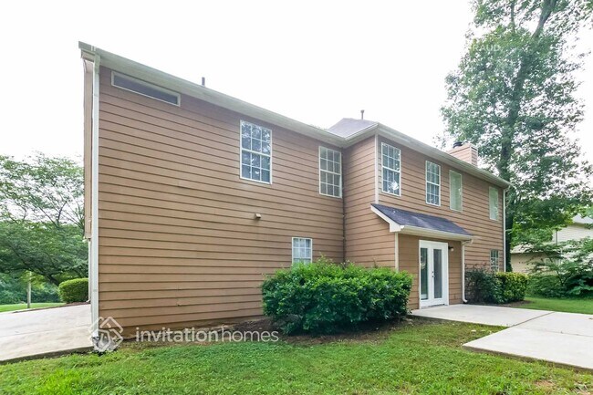 Building Photo - 210 Promenade Way SW