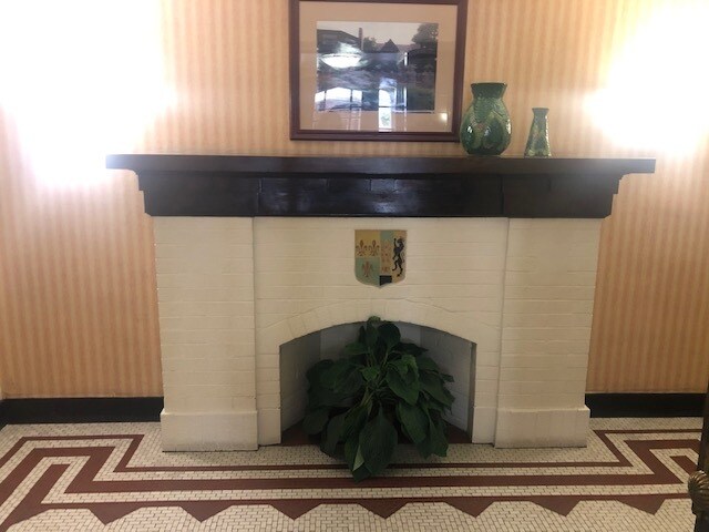 Lobby fireplace - 212 N Oak Park Ave