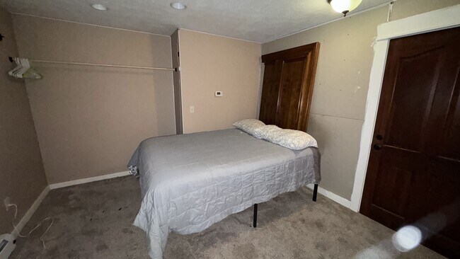 Building Photo - 546 Alaska Frontage Rd