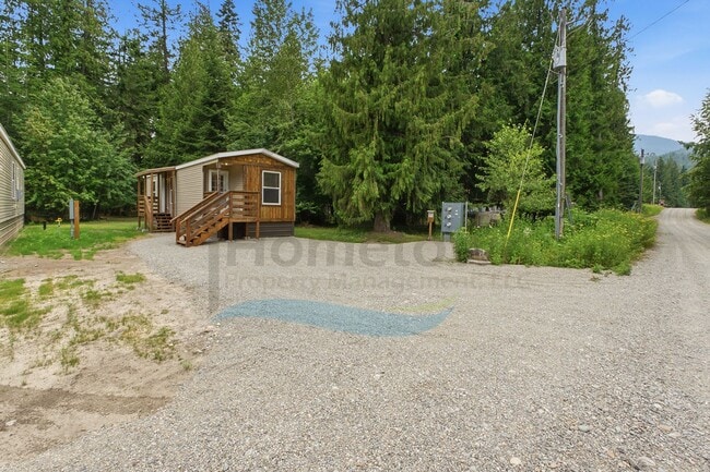 Building Photo - 136 Cedar Hill
