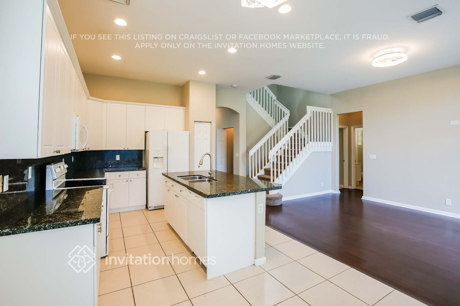 Building Photo - 1145 E Magnolia Cir