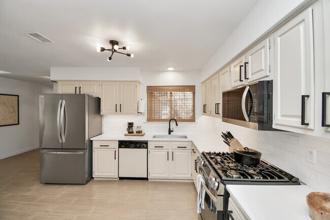 Primary Photo - 59 S Waxberry Rd