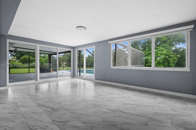 Building Photo - 5212 Santa Rosa Ct