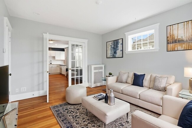 Building Photo - 15 Adelaide St