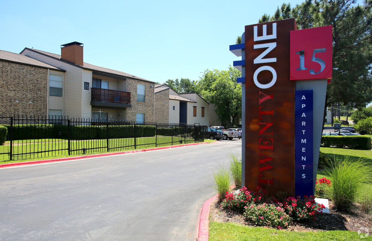 Twentyone15 Apartments Arlington Tx Apartment Finder