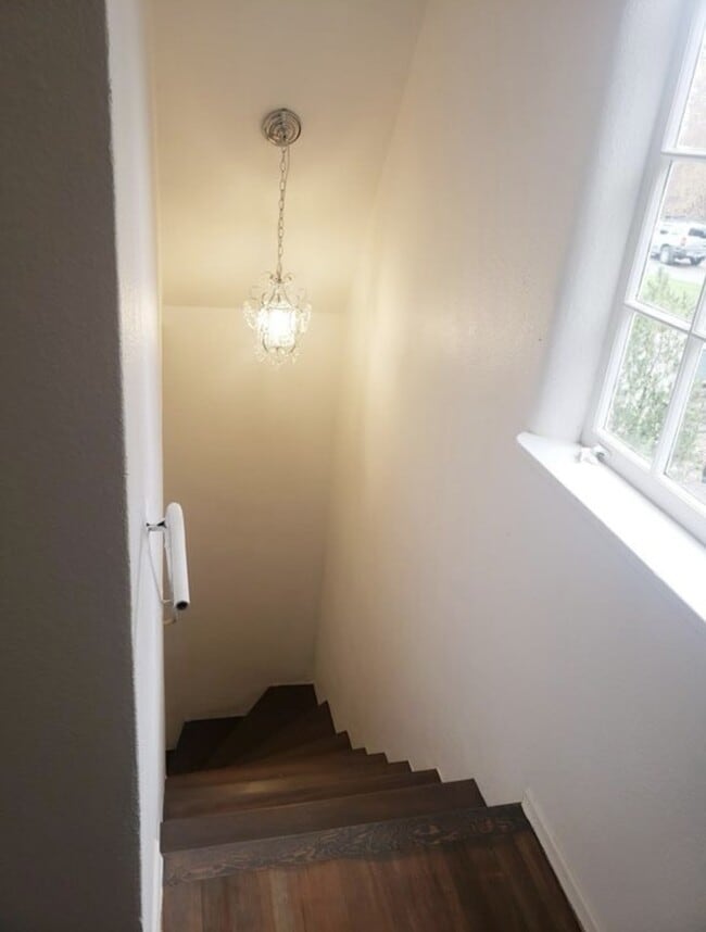 Building Photo - 7223 61st Ave SE