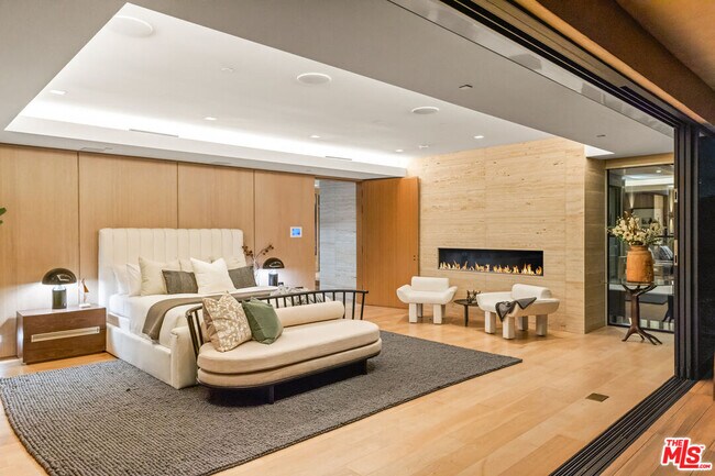 Building Photo - 1731 Summitridge Dr