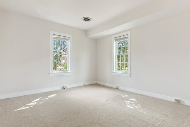 Building Photo - 317 W College Ter