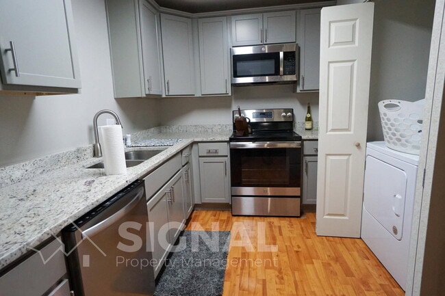 Building Photo - 616 Woodland Vlg