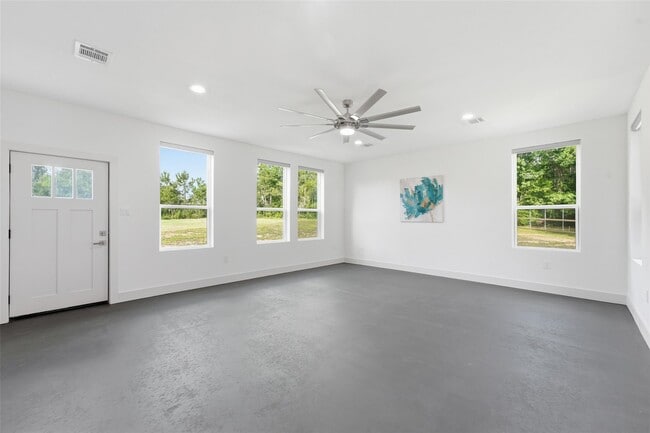 Building Photo - 12204 Hairston Cir