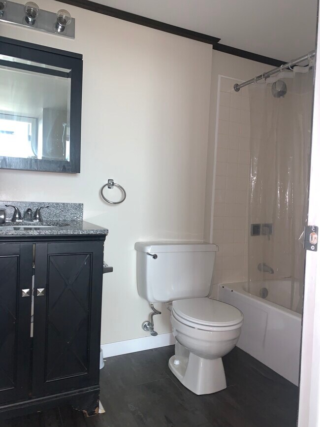 Building Photo - 220 Linden Street, Unit 603