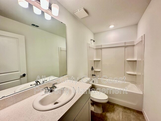 Building Photo - 15097 Cuzcorro Ct