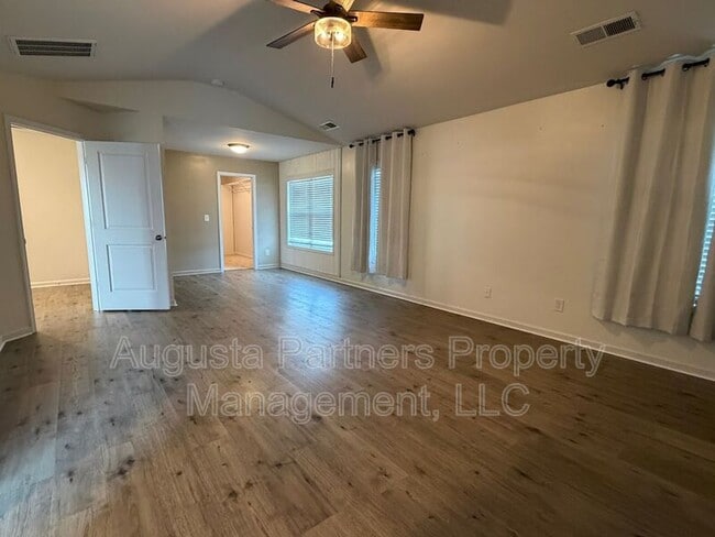 Building Photo - 1097 Sapphire Dr