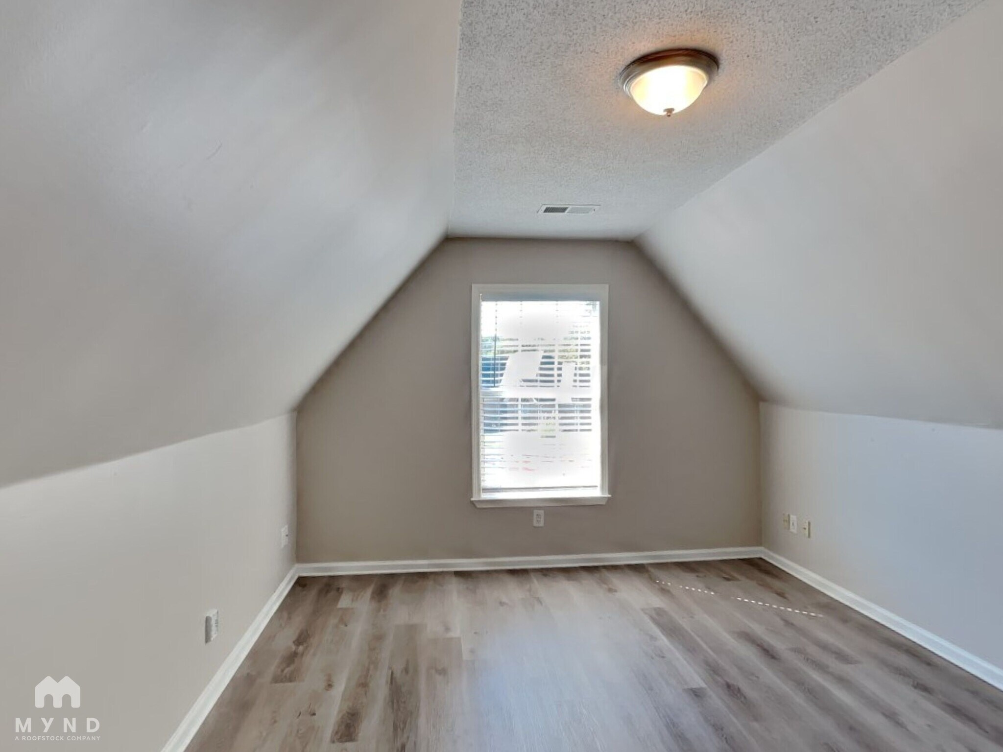 Building Photo - 5854 Lindsay Cove