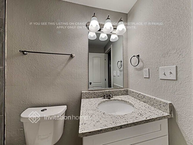 Building Photo - 6010 Grapevine Dr