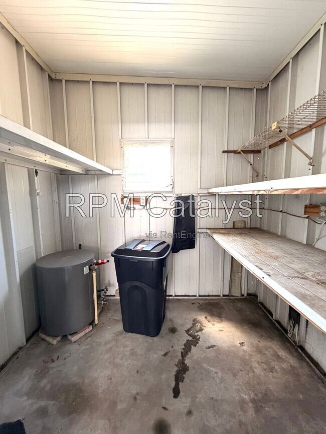Building Photo - 2643 Teakwood Dr