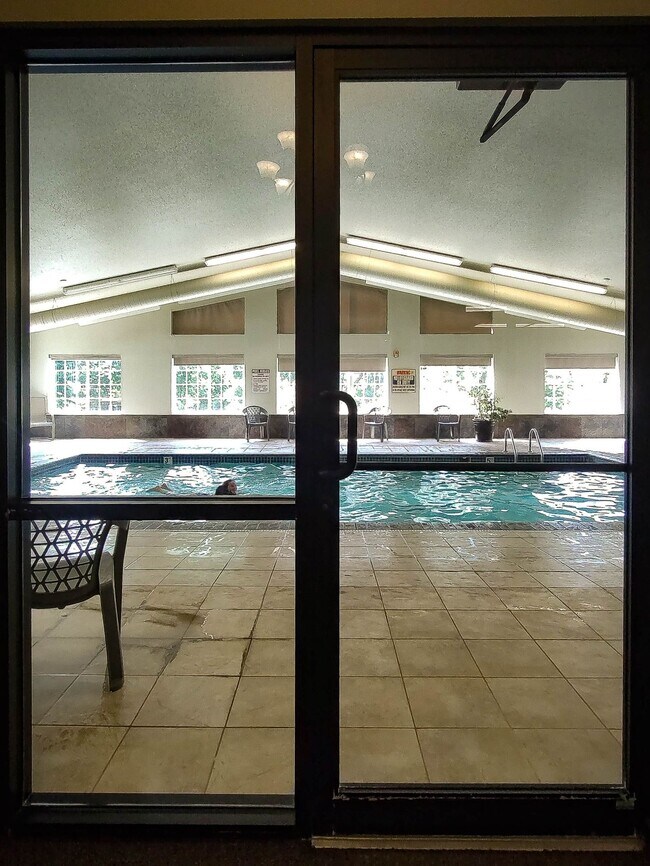 Building Photo - Diamond Valley Apartments Plan F