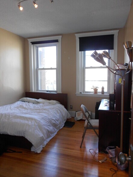 Building Photo - 40 Chester St