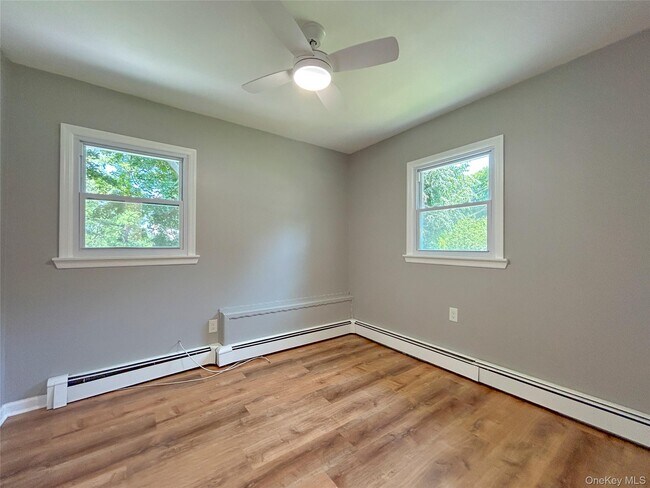 Building Photo - 306 3rd Rd